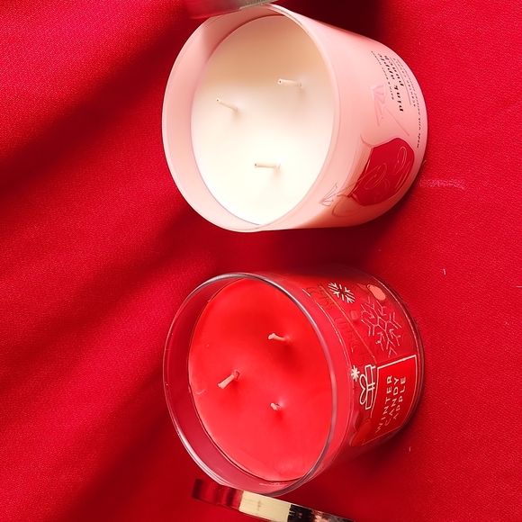 Bath and Body Works Candles - Picture 2 of 3